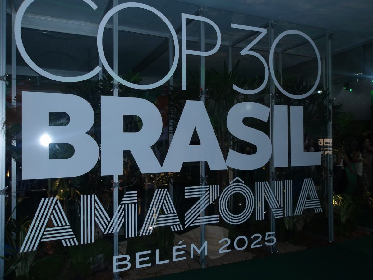 COP30 Brasil sign made of glass